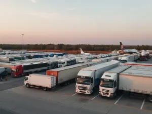 Samochody dostawcze w Poznaniu – jak wybrać najlepszy pojazd na wynajem do Twojego biznesu?